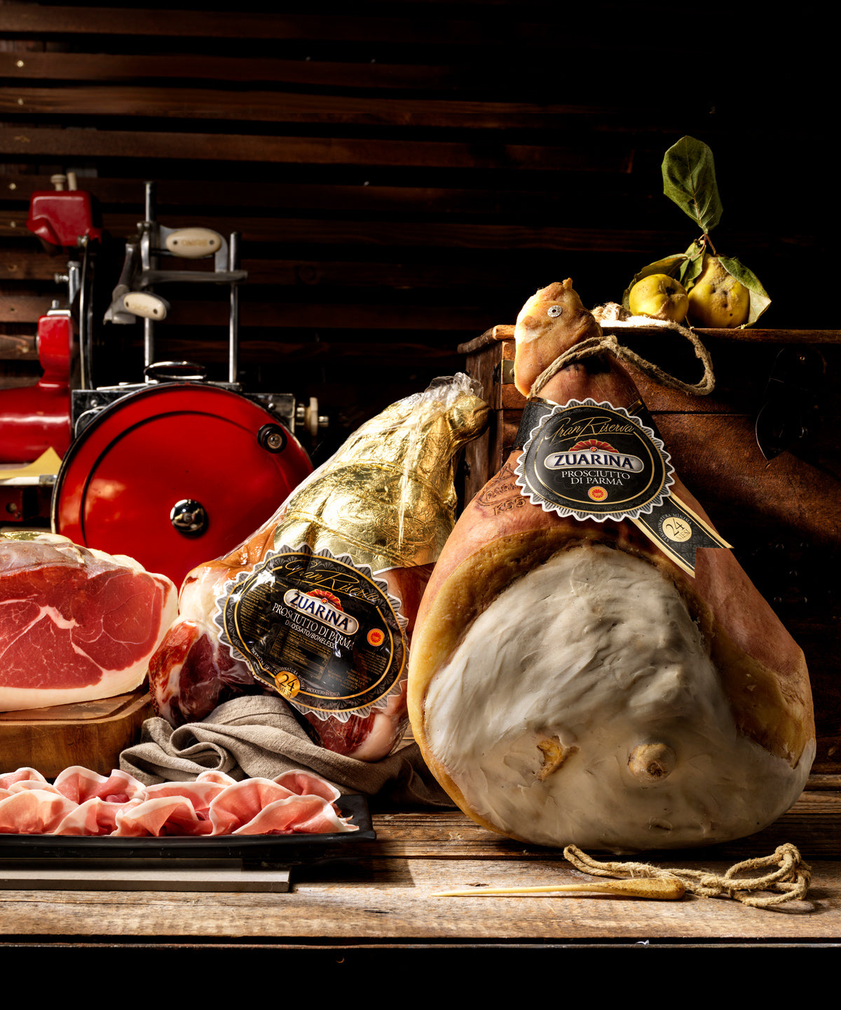 clai-prosciutto-crudo-di-parma-dop-zuarina-24-mois-avec-os-en-bo-te-bois image 3